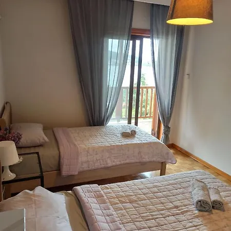 Summer Breeze House بيت للعطل