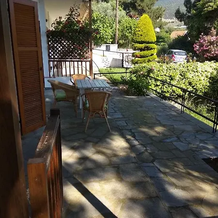 Summer Breeze House بيت للعطل *