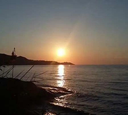 Summer Breeze House بيت للعطل *
